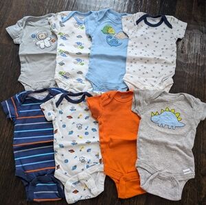 Bundle (8) Gerber Baby's 0-3 Months Bodysuit Onesie Lot EUC Cotton Breathable